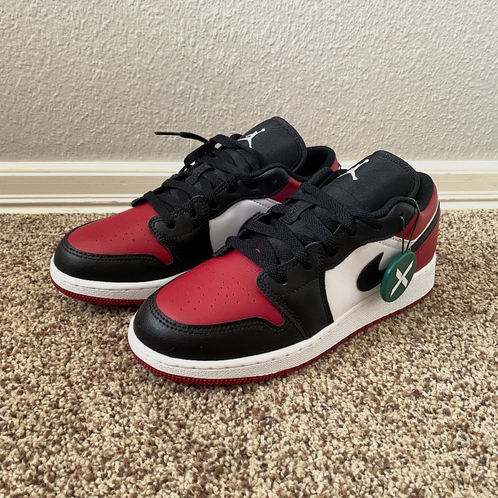 NEVER WORN Air Jordan 1 low bred toe Youth 5.5/Women's 7